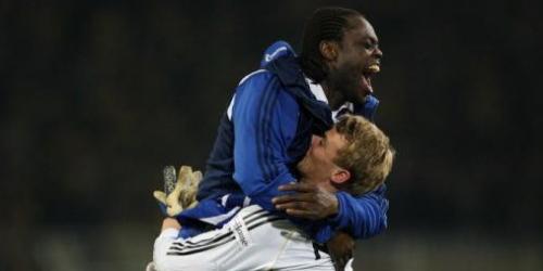 Gerald Asamoah und Manuel Neuer (Foto: firo). 