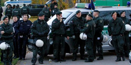 Frankfurt: Eintracht-Hooligans überfallen Fans