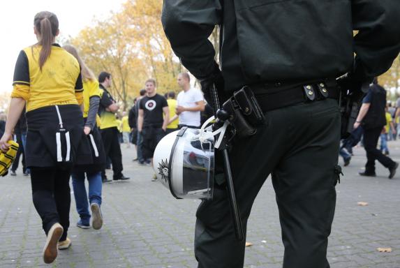 Krawalle in Köln: Großteil der Festgenommenen sind BVB-Hooligans