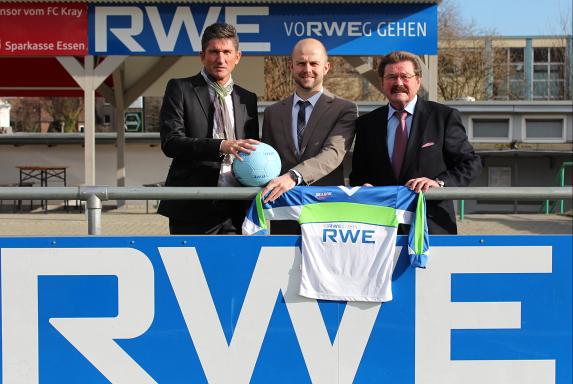 FC Kray: Verlängerung mit RWE, Tribüne fertig