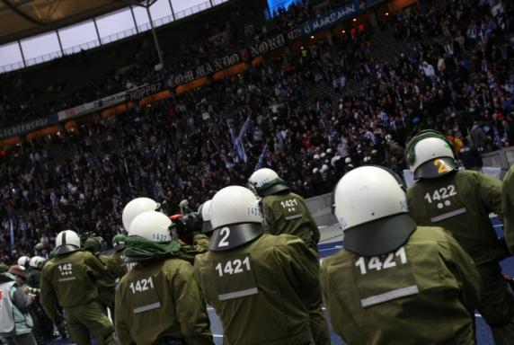 Berlin - Schalke: 71 Hertha-Fans festgenommen