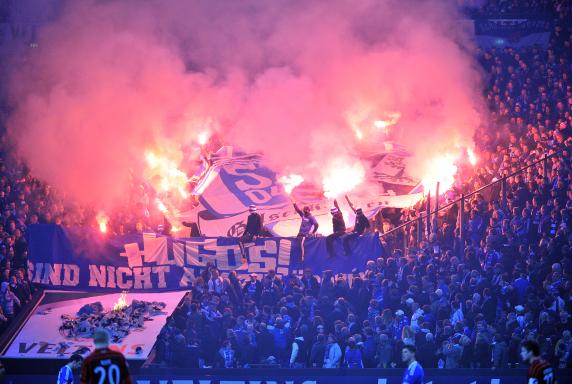 FC Schalke 04, Hugos, Pyro