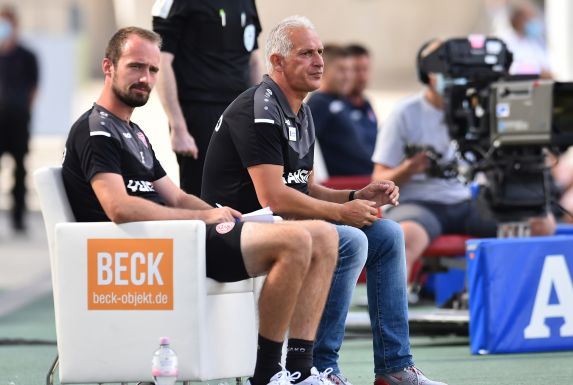 RWE um Trainer Christian Neidhart (r.) gewann mit 3:1 gegen Kleve.