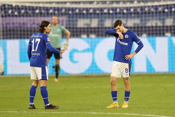 Einmal mehr enttäuscht: Die Schalke-Profis Benjamin Stambouli (links) und Suat Serdar.