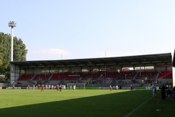 RWE in Ahlen: Zuschauerinteresse enttäuschend - Platzbedingungen gut