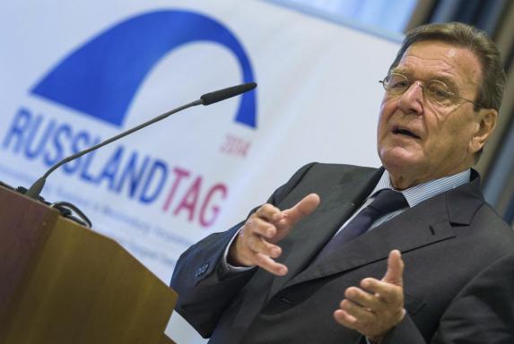 Ehrenmitgliedschaft: Auch der DFB stellt Gerhard Schröder Ultimatum