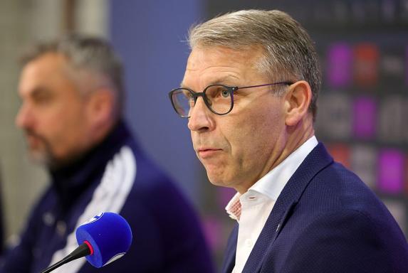 Vertrag ruht: Schalke mit Eberl-Regelung für Schröder