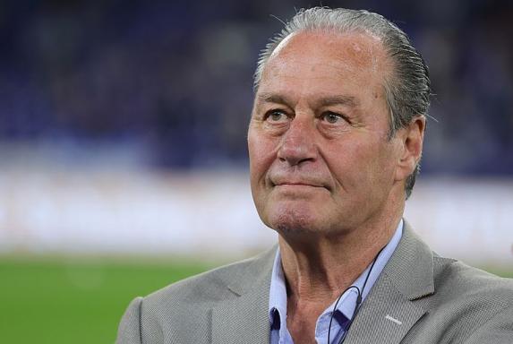 Huub Stevens: Schalke hält die Klasse, VfL Bochum steigt ab 