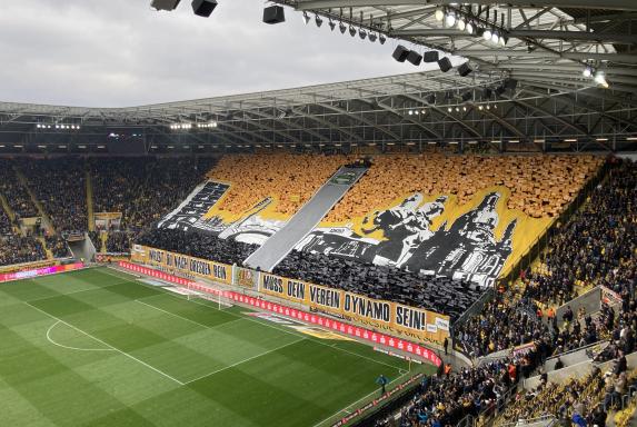 Dresden mit Gänsehaut-Choreo - RWE-Fans bringen Bananen mit