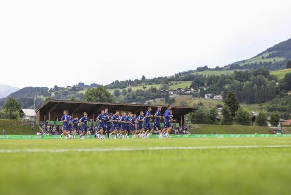 Schalke: Training in Österreich gestartet - Diese Spieler fehlten, so viele Fans waren dabei