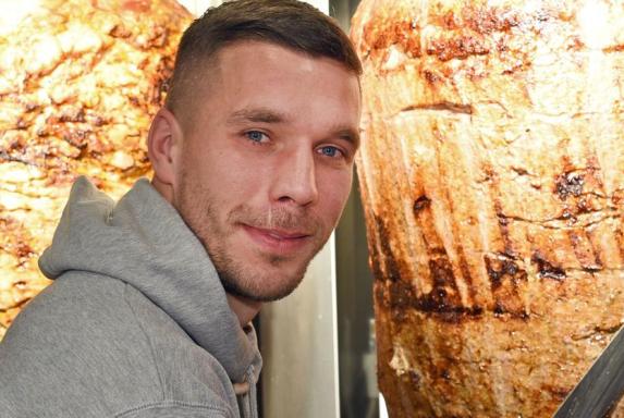 Ex-Kölner: Podolskis Döner-Laden in Gladbach mit Farbe beschmiert