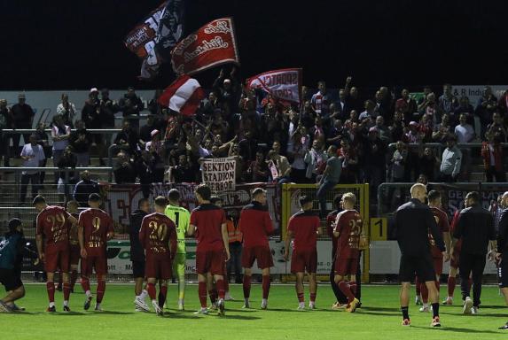 Fortuna Köln: Trainer schwärmt - "Es war eine unfassbare Atmosphäre hier"