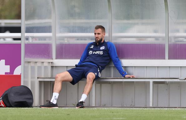 Konnte beim Mannschaftstraining des FC Schalke nur zusehen: Dominick Drexler.