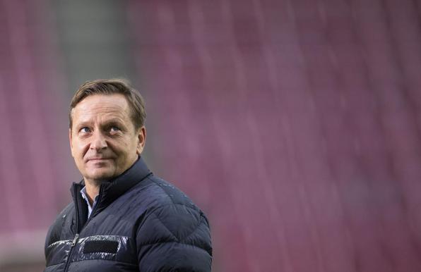 FC Schalke 04: Horst Heldt schließt Rückkehr nicht aus  