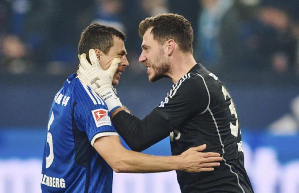 Befreiender Jubel über Schalkes 1:0-Sieg bei Marius Müller (rechts) und Ron Schallenberg.