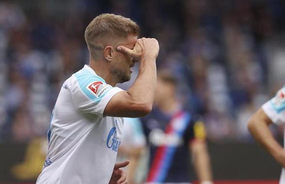 Simon Terodde, damals Doppelpacker gegen Holstein Kiel, ist sicherlich erneut Hoffnungsträger für die Partie. 