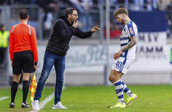 MSV Duisburgs Trainer Boris Schommers (links) mit Alexander Esswein.