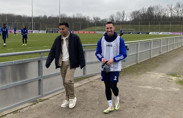 Ex-Schalker Rodrigo Zalazar (l.) mit Darko Churlinov.