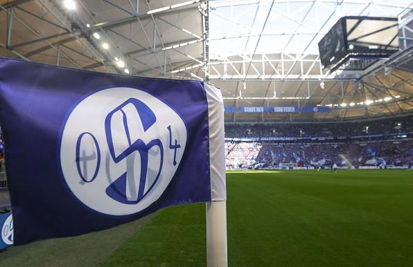 Eine Eckfahne im Stadion des FC Schalke 04.