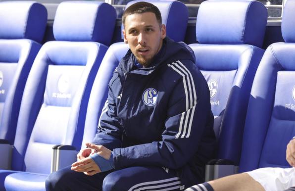 Darko Churlinov vom FC Schalke 04 ist mit der nordmazedonischen Nationalmannschaft unterwegs.