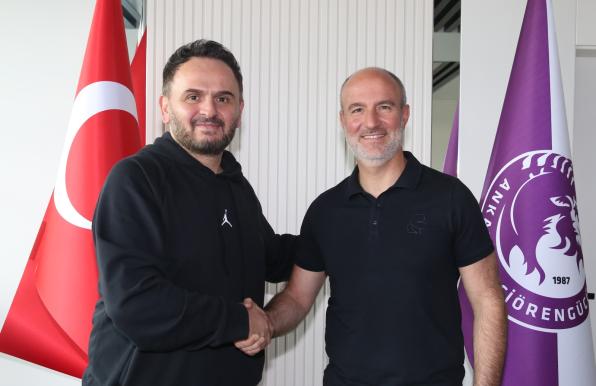 Ersan Parlatan (rechts) wird neuer Trainer des türkischen Zweitligisten Ankara Keciörengücü.