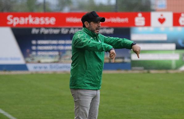 Farat Toku, Trainer des SV Rödinghausen.