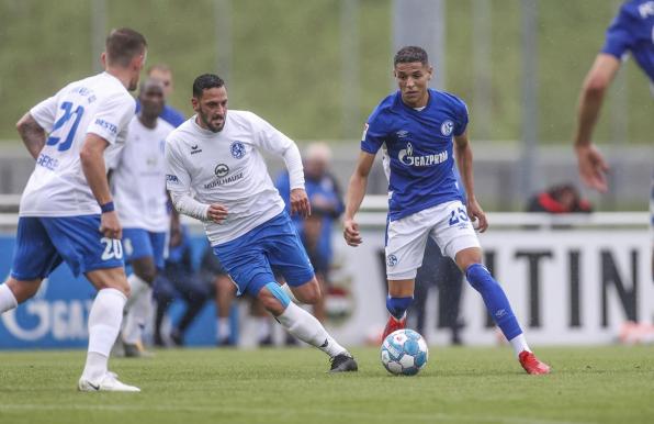 Amine Harit (rechts) stand schon für den FC Schalke 04 gegen die SSVg Velbert auf dem Platz.