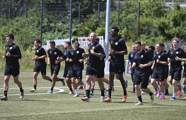 Für Rot-Weiß Oberhausen geht es nun ins Trainingslager.