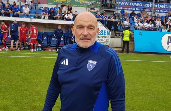 Stefan Emmerling, Trainer der Kickers Emden, drückt dem MSV Duisburg die Daumen.