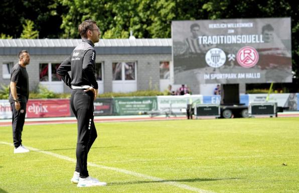 Damian Apfeld, Trainer des ETB, sah ein 1:4 seiner Mannschaft gegen RWE.