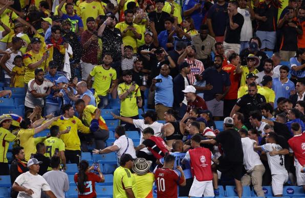 Darwin Nunez bei den Ausschreitungen nach dem Copa-America-Spiel.