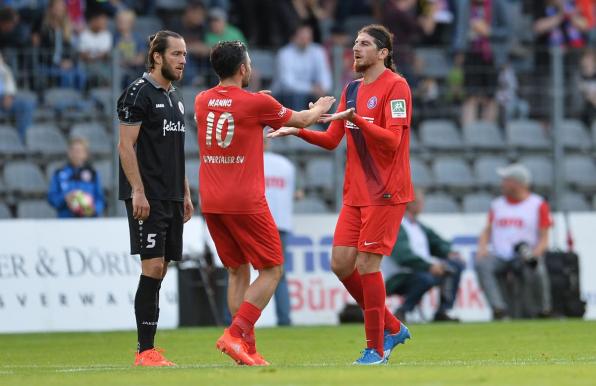 Ercan Aydogmus (rechts) rettete dem Wuppertaler SV einen Punkt.