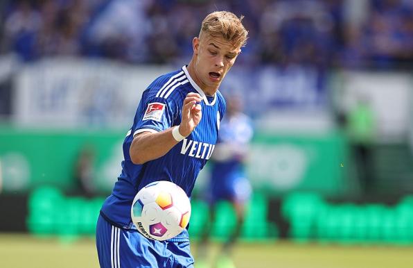 Keke Topp trägt zur neuen Saison nicht mehr das Trikot von Schalke, sondern läuft für Werder Bremen auf. 