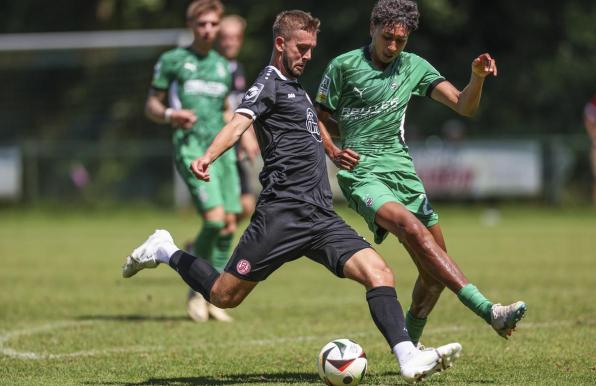 Torben Müsel im Testspiel zwischen RWE und Gladbach in Aktion.