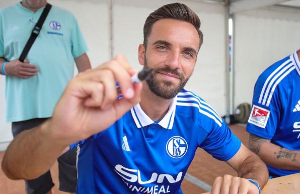 Auf Kenan Karaman ruhen bei Schalke 04 viele Hoffnungen.