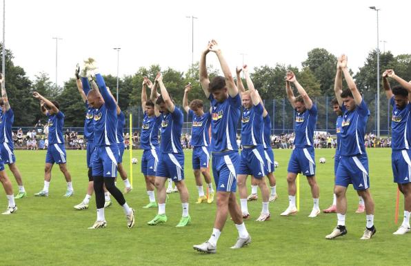 Die Spieler des MSV Duisburg beim Training.