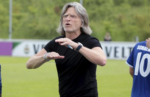 Schalkes U19-Trainer Norbert Elgert. 