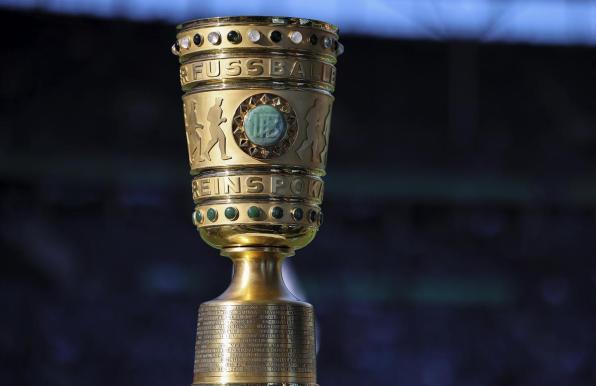 Das Objekt der Begierde: Der DFB-Pokal.