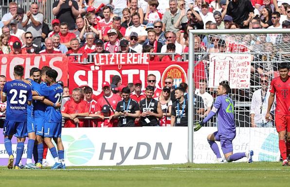 Der 1. FC Düren schlug sich sehr achtbar gegen den FC Bayern München. 