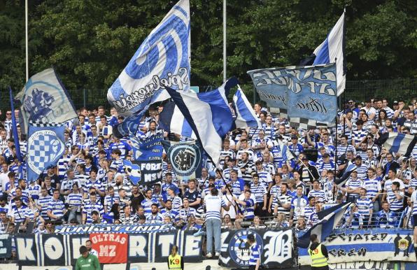 MSV-Fans beim Auftakt in Gütersloh.