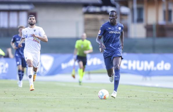 Tasis Bonga während seiner Zeit beim VfL Bochum.