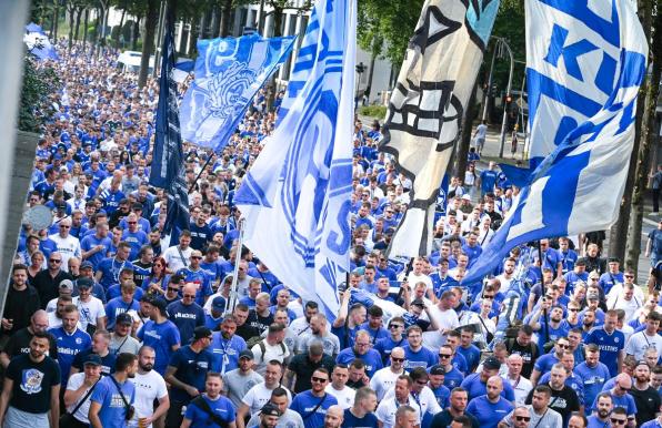 Schalke-Fanmarsch vor dem Heimspiel gegen Braunschweig.