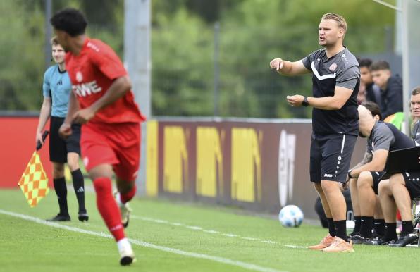 Simon Hohenberg, Trainer der RWE-U19.