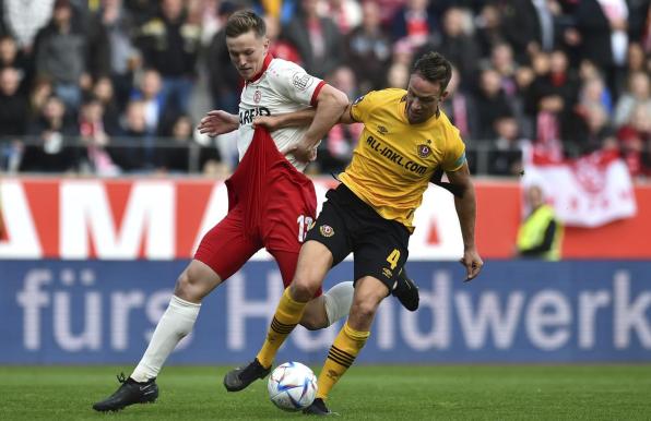 Tim Knipping (rechts) in Diensten von Dynamo Dresden.