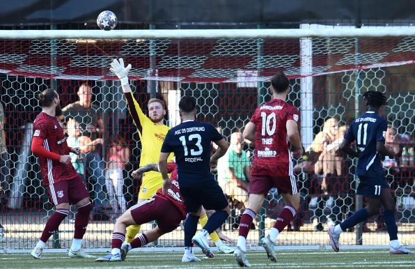 Eine Szene aus der letzten Saison zwischen dem TuS Bövinghausen und dem ASC Dortmund. 