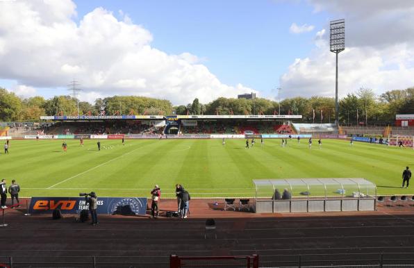 Das Stadion Niederrhein wird voll.