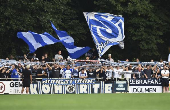 Die MSV-Fans machten die Partie in Dingden zum Heimspiel. 