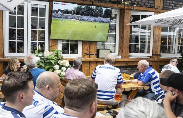 Fußball-Übertragungen sind für Kneipen ein teures Vergnügen. 