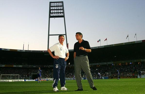 Jupp Heynckes und Rudi Assauer vor dem Schalke-Bundesliga-Auftakt 2004.