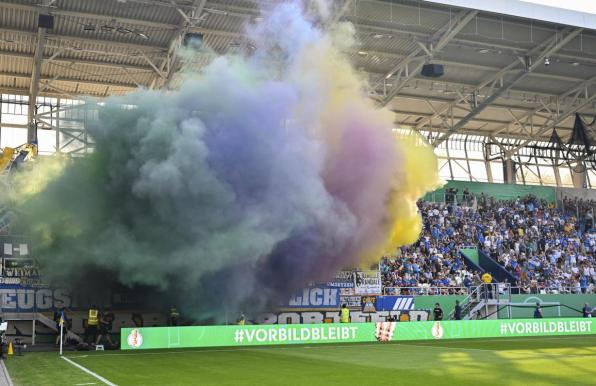 In Jena brennt es: Nicht nur hier im Pokal gegen Leverkusen. 